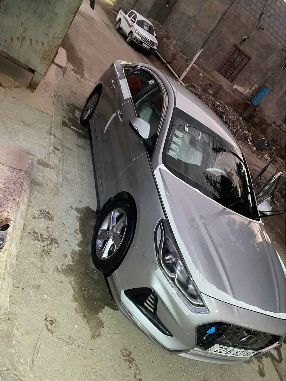 السلام عليكم سوناته 2022. وارد كوري بنازين خط واحد  رقم اربيل السياره كشنات جلد تحكم ستيرن شاشه رادارات السياه فول من عده البصمه و الفتحه و جديدي السياره مكفوله بس بيه قطعه و نص. صبغ و البيبان مقسمات صفحت السايق بس شرط لا مبدلات و لا مضروبات و الباقي كفاله مكينه ٢٠٠٠ دوش ما مفتوحه كير ب الباكيت السياره ماشي 70 السياره كلش حلوا و جديده 
مكاني البصره 
السعر 170 و بيه مجال                                               *********** البصرة, العراق
