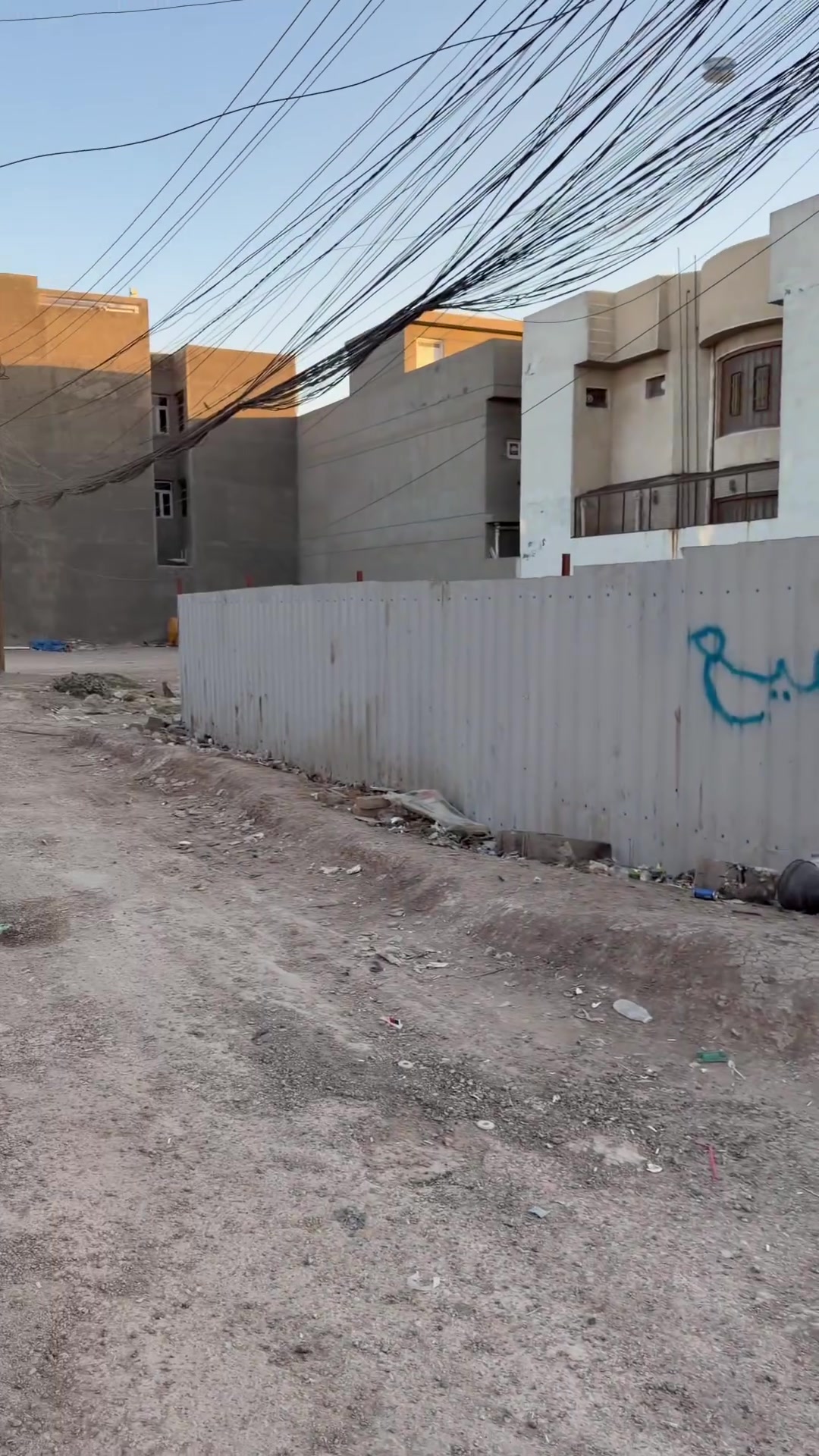بيت  للبيع م🏡  👇👇🏠🏡🏘️🏚️   
المكان بغداد قضاء المحمودية حي البتول   المنطقة فية سكن ومشروع مجاري   
 وكامل خدمات اكتب تم بتعليقات يوصلك سعر تلقائي 🏠✅⭕️👇

استفسار او اتصال او زيارة 
مكتب حسين العارضي للوساطة العقارية 
***********
***********
***********
