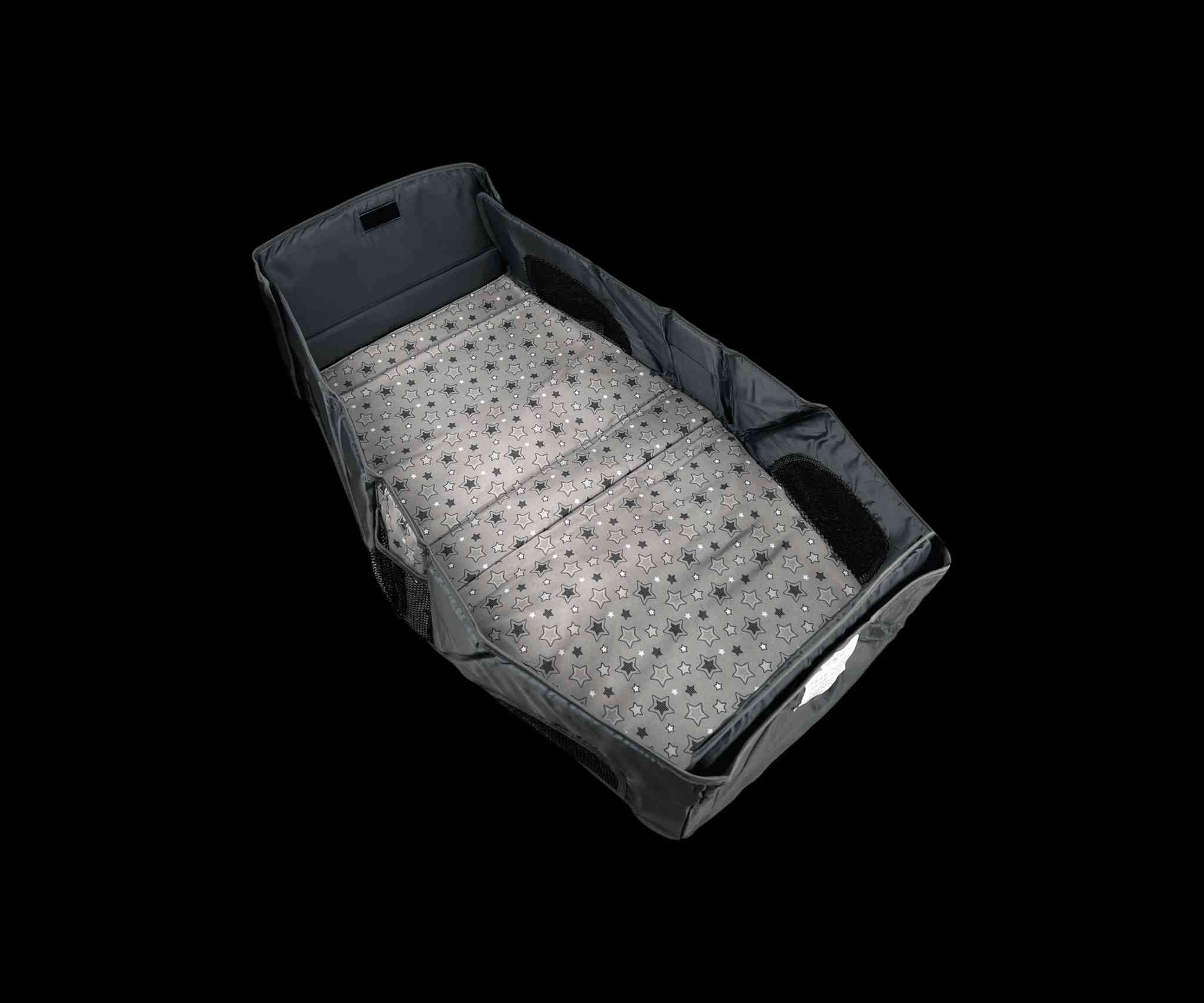 سرير طفل محمول على شكل حقيبة 
👶✨ سافري ويا طفلك بكل راحة واطمئنان

سرير طفل سفري يتحول لجنطة خلال ثواني

خفيف وسهل الحمل وينفتح بدون تعب

جوانب شبك لتهوية أفضل وأمان أعلى

قاعدة مريحة حتى ينام طفلك براحة

مثالي للرحلات، الزيارات، وحتى بالبيت

حل عملي لكل أم تحب الراحة والتنظيم 💙


**إذا كنت صاحب هذا الإعلان وتريد حذفه لأي سبب، رجاءا أرسل رسالة إلى الدعم الفني**