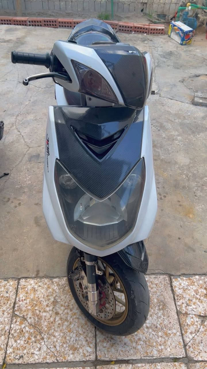 سلام عليكم سكنس فحل 
مكينه وكور مامعروفه 
عقل RC ابو التحكمات
كلجات 
صالنصه وزه  اصليه 
صدر Dy
قاعده رقم 
فلاوين 
قطره اصليه رياضي 
فج فلنجه رياضي 
يداتي بريك اصليه رياضي 
ويل NCY مفتر ذهبي 
جويتر 33
نوزل 12 
الدراجه إذا مو هجم شلعه معدل  تاخذه وتروح 
مكانه شارع فلسطين تواصل ***********
