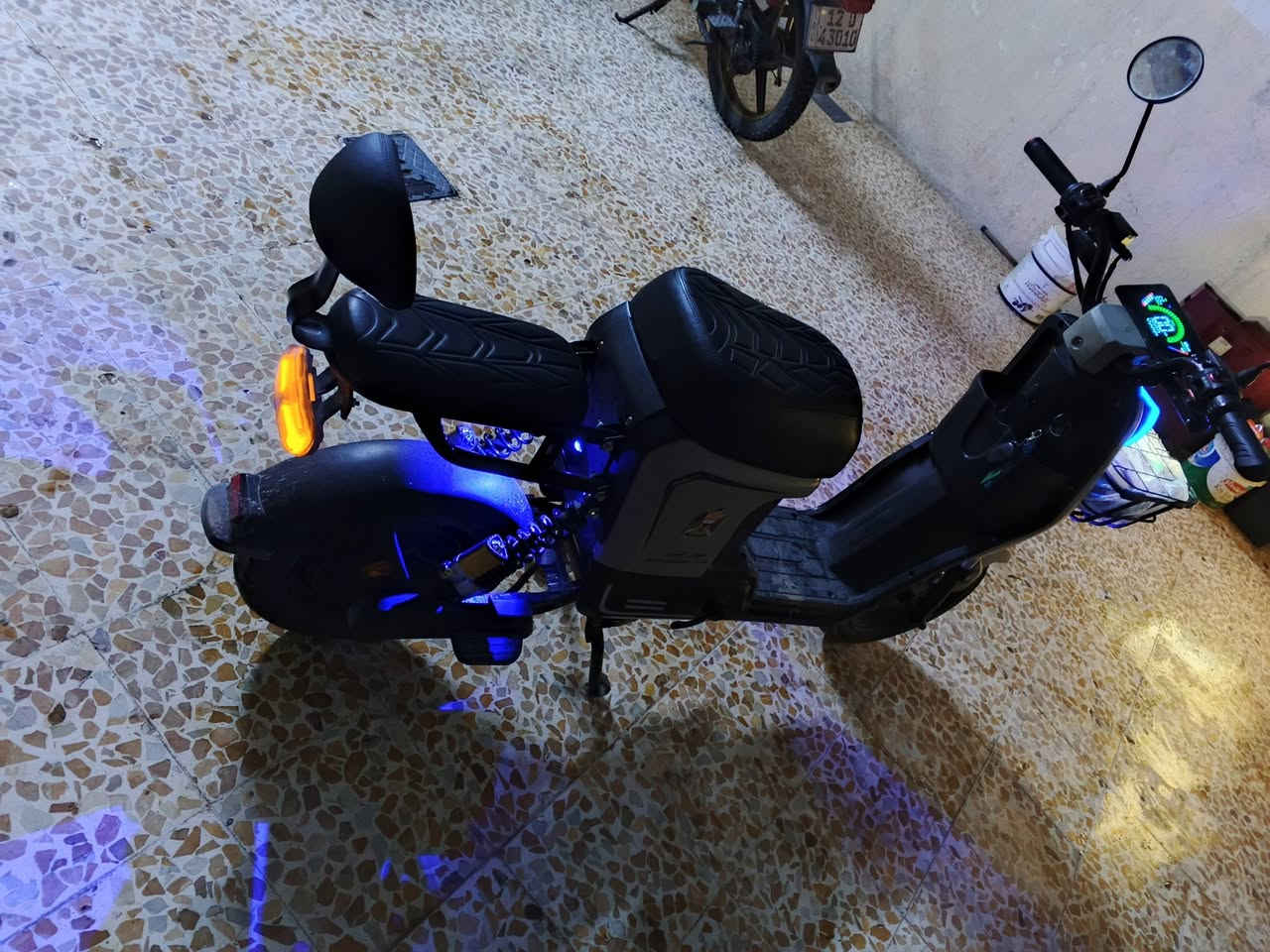 موطور شحن اللبيع ,,R9/أربع نمرات كلو شغل شرط كلو شرط على فحص ملف 2000/سرعه 110فول سرعه مواصفات معروف بي بك للخلف السعر 350/بيها مجال رقم موبايل موصل ايسر اتصل ودالل على رقم موبايل
***********بي وتساب 
***********بب وتساب
