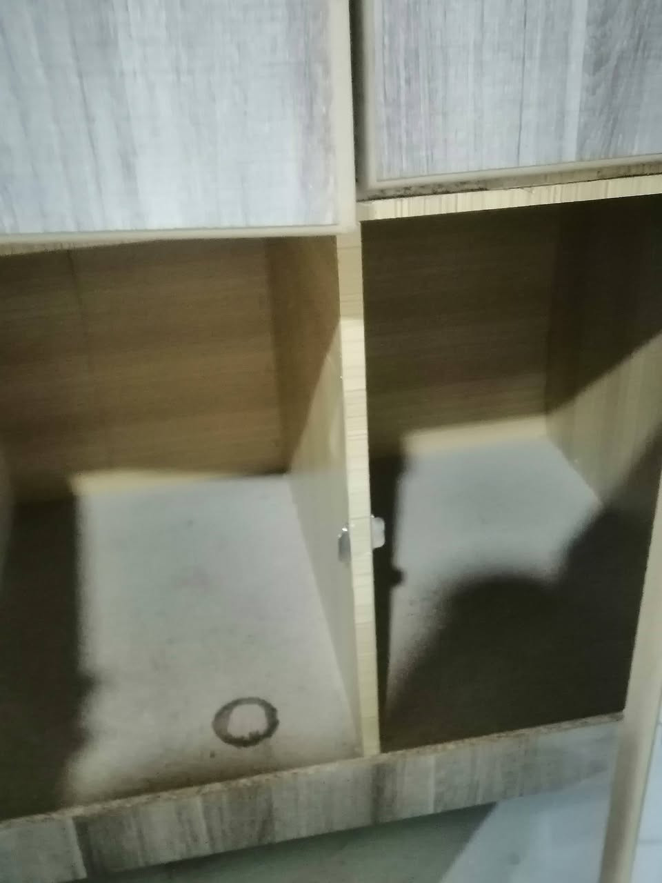 معرض نظيف 3 امتار قطعتين للبيع سعر 165 اتصال ***********
