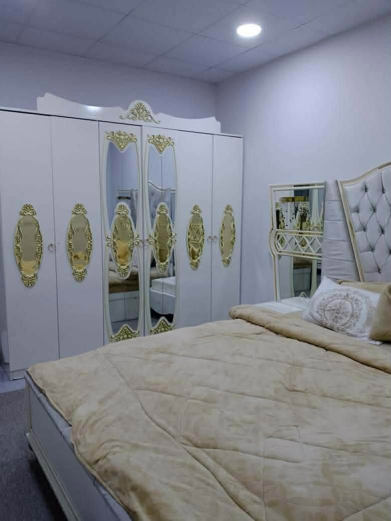 غرفه نوم شغل تفصال  خطاط  25يوم مستعمل  دوشك وياء مكان كلار 
***********
