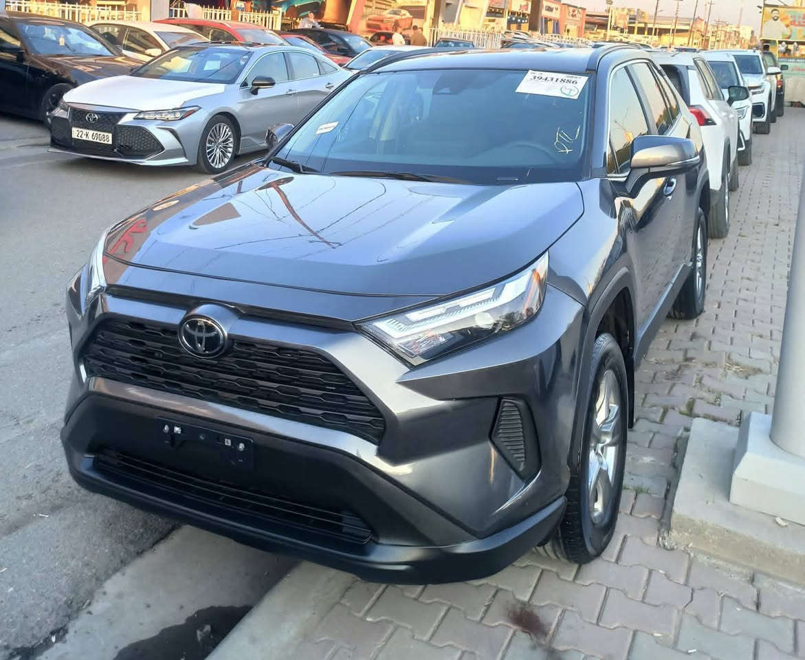 Toyota RAV4 2024  XLE 
اللون . نفطي #كاتي تترقم شمال 

عداد المسافات 28الف ميل  mile
حجم المحرك 4 سلندر (2.5L) 

#سعر السعر 245$

المواصفات :
بصمة ابواب
بصمة تشغيل 
رادار أمامي(تحديد مسار)
رادار جانبي (نقاط عمياء)
رادار خلفي(التحذير من الاصطدام)
تحكم وضعيات القيادة Drive Modes 
اوتو ستارت (Auto start)
اوتو ستوب(Auto Stop)
هاند بريك بصمة
اوتو هولد(Auto Hold)
تحكم وضعيات القيادة ECO,NORMAL,SPORT
مانع انزلاق+ABS
حساسات خلفية+كاميرا
تحكمات استيرن
تبريد قطعتين 
وبقية مواصفات XLE المعروفة
الضرر كما موضح بالصور: تعديل بارد فقط بدون صبغ 
بدون ايرباك. 
العنوان كركوك
 
 معرض هشام الحمداني لتجارة السيارات 

للاستفسار الاتصال بالرقم 
***********
***********
