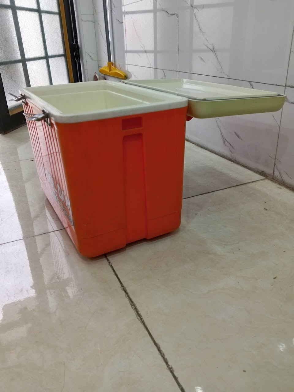 للبيع ثلاجة للسفرات بغداد نفق الشرطة سعرها 75الف للاتصال ***********
