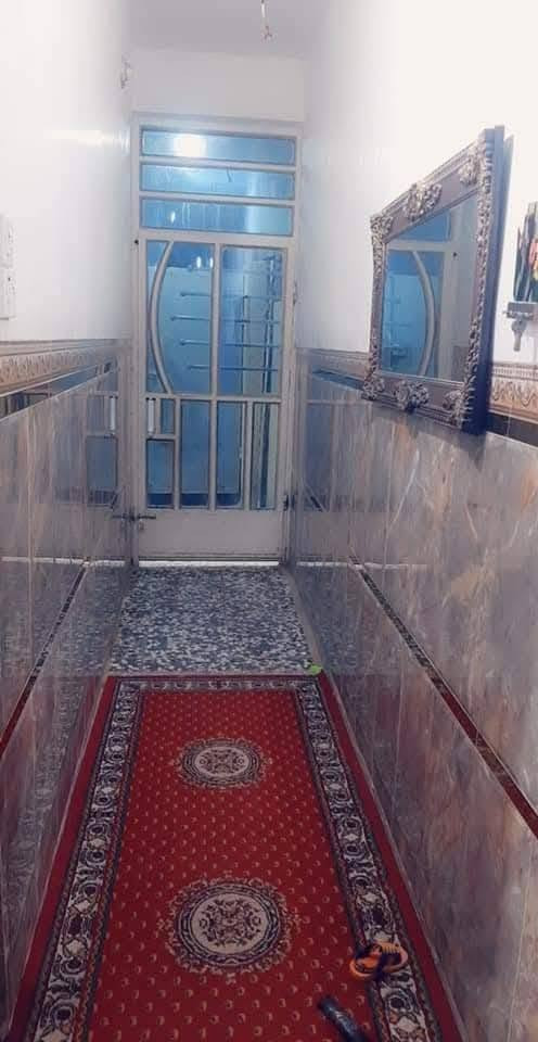 الزعفرانية / شارع الزوراء
بيت للبيع طابو زراعي سند 25 مساحة ٨٠ متر 3 طوابق 
 
الطابق الاول يحتوي على استقبال وممر ومطبخ مفتوح وحمام بالاخير مع منور
 والطابق الثاني غرفتين 
والطابق الثالث غرفه وبيتونه نقص بياض فقط
 وقريب علتبليط 100 متر عن الشارع 
سحب مولد وخط كهرباء وطني وماء ومجاري
***********

