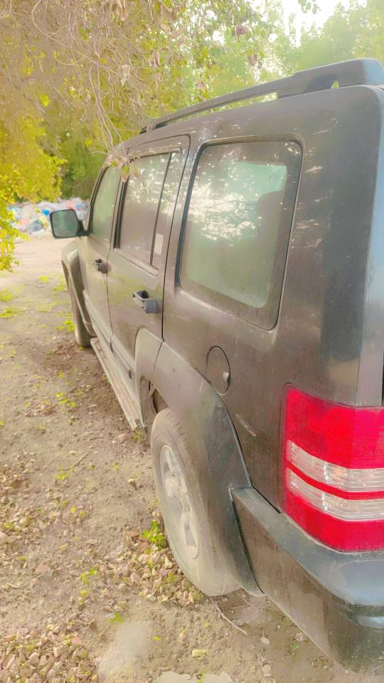 ***********
سياره متروكه جديده النجف, العراق
