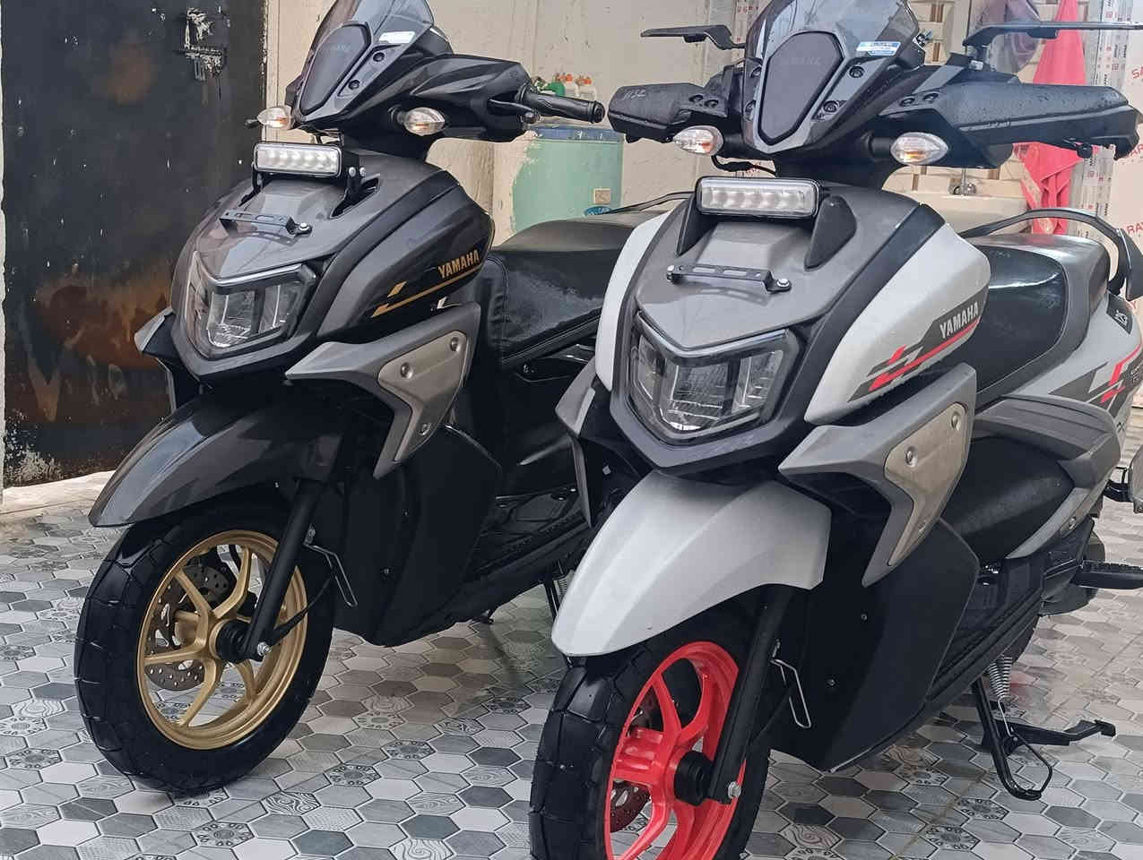 للهم صلي على محمد وال محمد 
سلام عليكم دراجة زت ار ٢٤ سوده 
دراجه نضيفه كلش ماشية ٦٠٠٠ حقيقي 
ناعمة وحلوه 
صارلها ٦ اشهر من خذتها 
شتريت ٢٥ واريد ابيعها 
سعرها ٢ مليونين قفل 
هذا رقمي *********** شراي اخليك على راسي واذا تريد بس سولف هم اخليك على راسي 
مكاني سماوه سكك بس مكاتبه دراجه انا مطلعها وكيل وعلى ايدي محد صاعدها غيري
