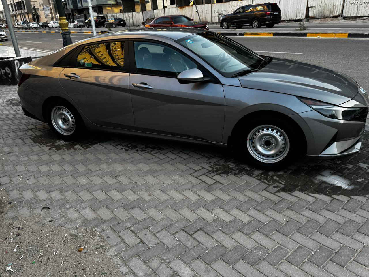 السلام عليكم من رخصة الادمن  النترا 2023وارد امريكي حادث كما موضح بالصور السياره جاهزه  اي نقص مابيه  ماشيه 41الف كيلو  معوقين رقم بصره  السعر 155وبيه مجال رقم الهاتف ***********
