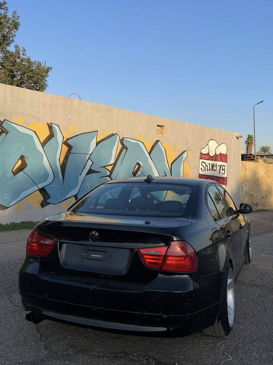 ياالله 
E90 2011 325 للبيع 
وارد امريكي حادث جاملغ خلفي بدون ايرباك 
رقم بغداد دولي هزه وسنويه جدد 
صدر امامي وخلفي جديد 
تبريد ثلج تدفئه كشنات 
كير اوتو تبترونك جديد 
مكينه N52 B25 نوزل قصير جديده 
2 ويل السياره 
جاهزه على اخر حبه وجديده 
مواصفات فول مكاني بغداد الاعلام 
*********** 
السعر 113 وبيها شي بسيط
