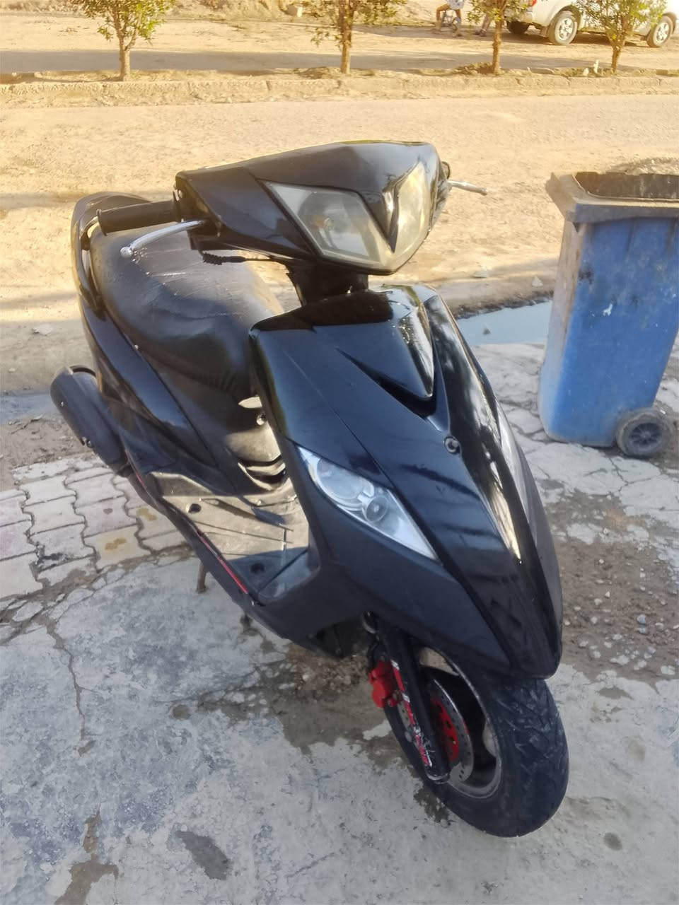 السلام عليكم دراجه ثعلب دراجه خير من الله محرك لا صوت لا تبخير ولا نضوح دراجه نكره سلف هندر سعر 350 مكان بسمايه للاستفسار ***********
