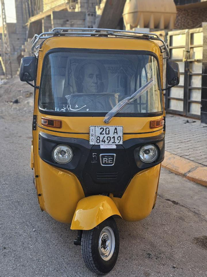 السلام عليكم تكتك 2022 للبيع رقم انكليزي تحويل ثاني يوم تكتك خير من الله برغي مابيها نقص تخم تاير جديد لايتات جدد دوس معمرات وبيها ضربه بسيطه يم البكلايت الخلفي السعر 8500 ثمن ملاين ونص وبيها مجال قليل رقم الهاتف ***********
