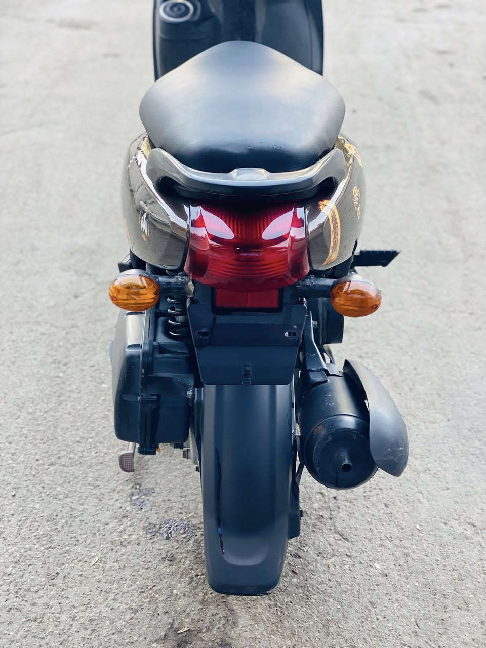 سلام عليكم شباب دراجه للبيع فله ياباني 2011
دراجه مكفوله كفاله عامله شلعه ومعدل نكره سلف كهربائيات كله شغال لايت عالي ناصي هورن اشاير فقط كفرات تجاريه الدراجه بحالت الوكاله ومكفوله مكينه وسرقه السعر 850 بيه مجال للشراي مكاني بغداد شارع فلسطين للتواصل ***********
