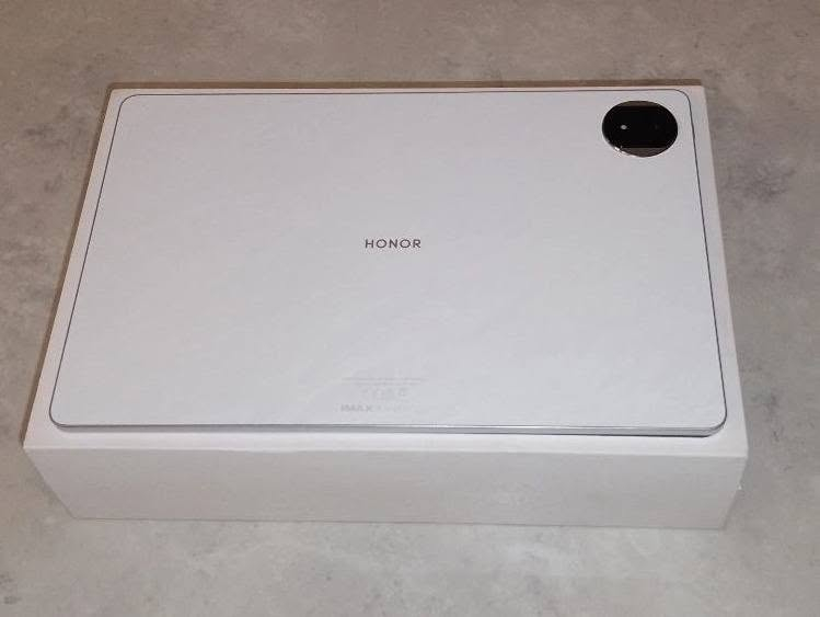 📱 للبيع: HONOR MagicPad 2
- شاشة OLED بحجم 12.3 بوصة ودقة 3K
- معدل تحديث 144Hz
- معالج Snapdragon 8s Gen 3
- بطارية 10050mAh مع شحن سريع 66W
- سماعات ستيريو قوية (8 سماعات)
- الجهاز نظيف جدًا، استخدام خفيف، نظافة 100%.مستخدم أقل من شهرين
_ كامل ملحقات من قلم ،كيبورد ،شاحنة 
_ ضمان سنة كاملة 
💰 السعر: 825 وبي مجال قليل 
📩 للتواصل 
واتساب *********** 
أو على الخاص
