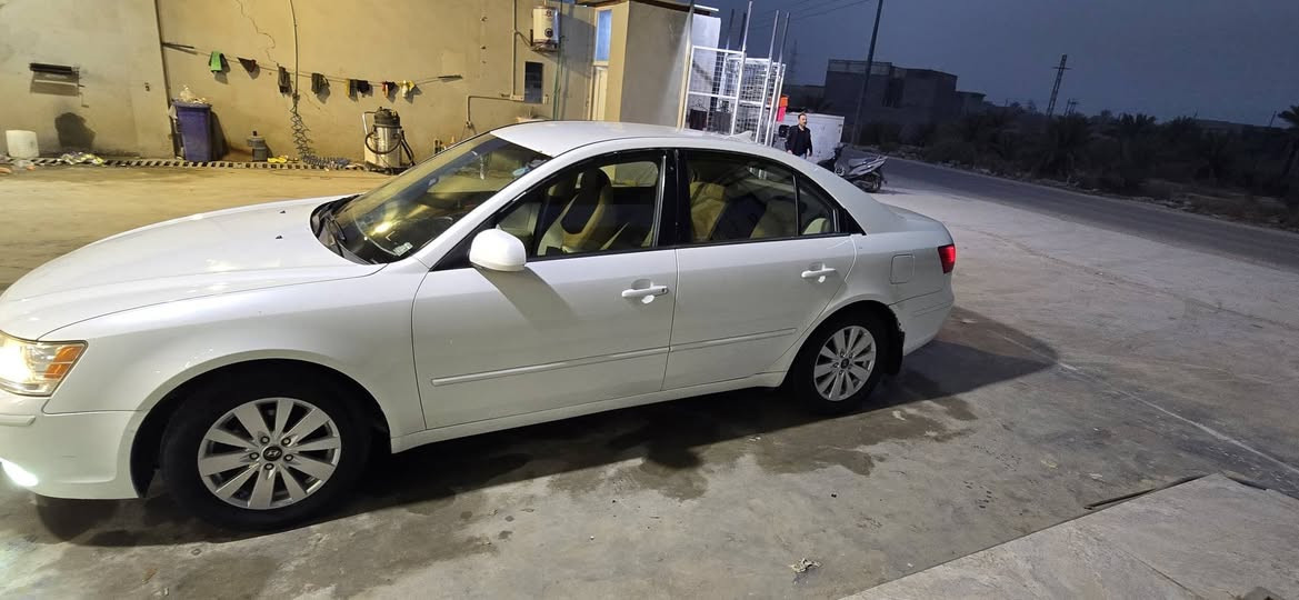 سلام عليكم عندي سيارة سوناتا ٢٠٠٩وارد امريكي محرك ٢٤٠٠كلش نظيفة ضررها جاملغ خلفي وصبغ حزام ***********/***********
