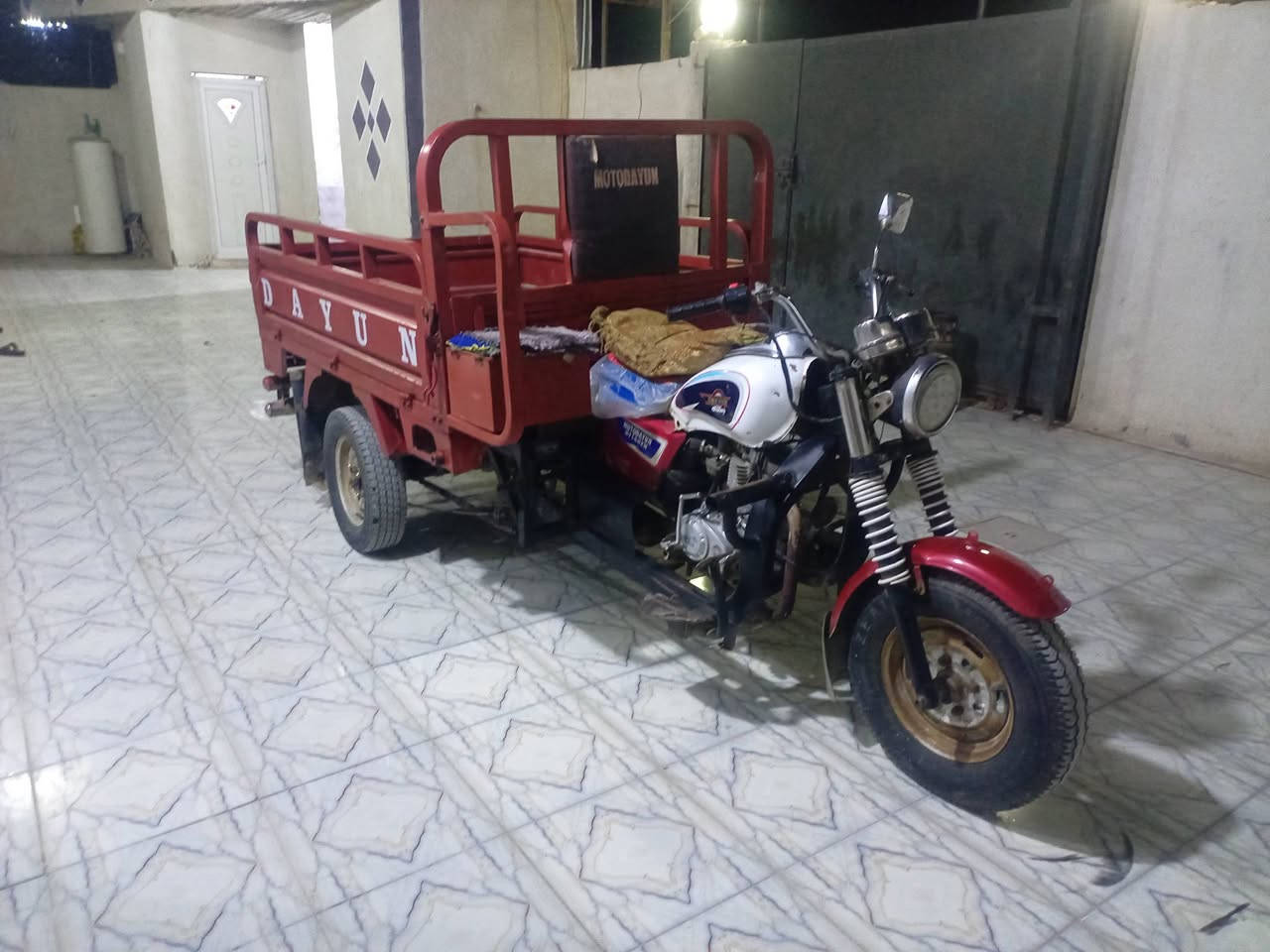 السلام عليكم
ستوته للبيع مديل 19 فحل حمره داخله هزه مرور ماشين برقمه مختومه
ستوته جاهزه من كلشي مكاني غراف يم ملعب 11 سعر 1300 وبيه مجال شي قليل كلش  رقمي ***********  *********** علاوي
