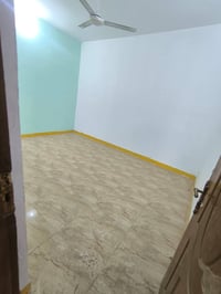 #شقه_للايجار  العنوان حي جامعه شارع اسواق خالد  كل شقه تحتوي ع غرفتين ...