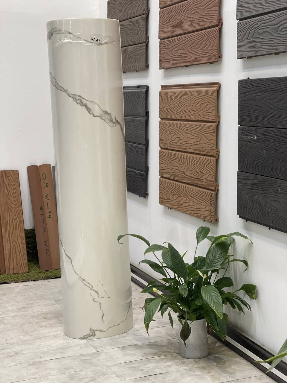 تفاصيل القطعة ارجو اكمال القراءة :

قياس القطعة ٣ متر طول عرضها ١٢٠سم
لاصق ذاتي منه وبي اشلع والزك 

يعمل على جميع الاسطح لبخ سواء مصبوغ او لا غير مصبوغ_ اسمنت ناعم_ سيراميك- جدار بي رطوبة 🎗

توصيل جميع محافظات العراق ٥ الف فقط  كل العراق موجود توصيل كل المحافظات توصيل ٥ الف 

ملاحظه اذا كان الطلب ١٠ قطع فما فوق التوصيل مجاني
***********
***********
بابل المسيب حي الموظفين مقابل معمل الحرير
