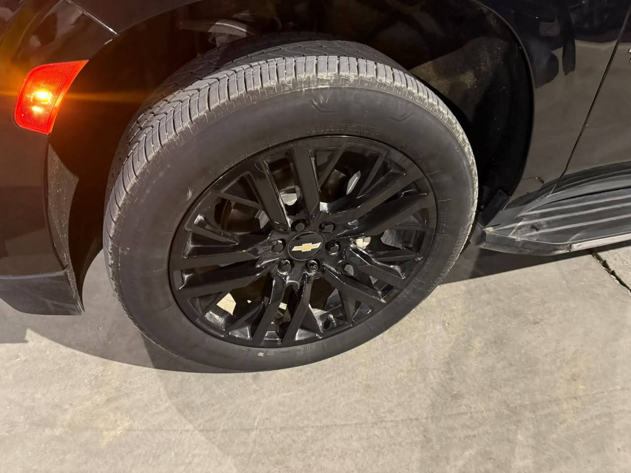 السلام عليكم
تاهو بلاك اديشن LT1 2024 خليجي 
مواصفات فول للاخير ماعدا الدوس الشفط والحساس الخامس
كفاله عامه + السيارة مغلفه PPF قبل لتمشي بلشارع
ويل 22 بلاك 
علامات مضيئه
شاشات خلفيه
داخل جلد بيج 
ماشيه 37 الف
صندوق كهرباء 
وهيه غنيه عن التعريف والكل يعرف مواصفات ال LT1
السعر 58 الف دولار ( خمس دفاتر وثمانين ورقه )
عنواني مجمع بوابه العراق المنصور

‎0771 513 4393 للتواصل
