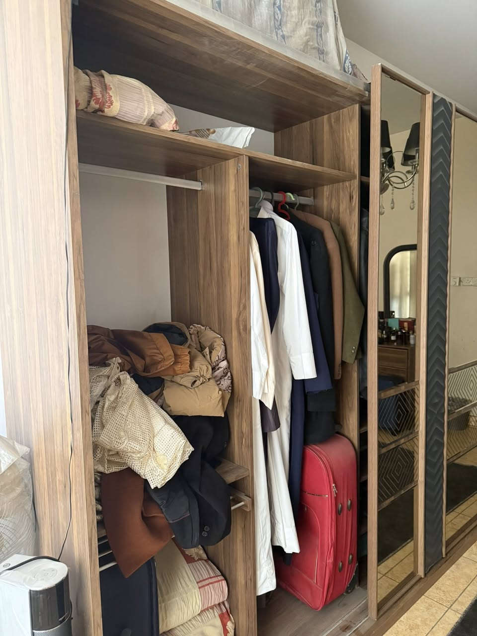 غرفة نوم من ايدل جداً نظيفة بدون اي نقص ولا شخط السعر 900 وبيهة مجال  اللإستفسار ***********
