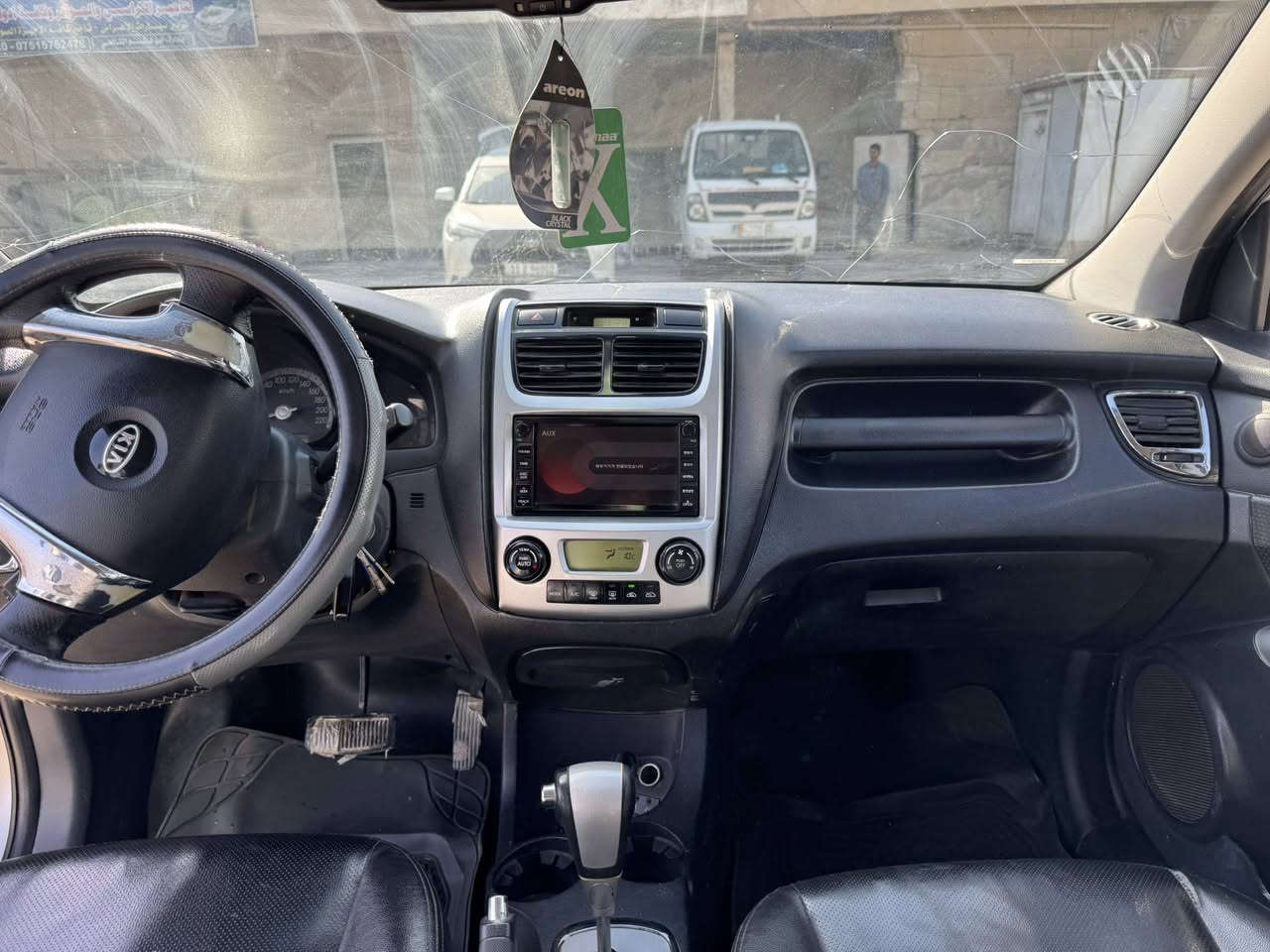 السلام عليكم ورحمه الله
كيا سبورتج_2009_
رقم بغداد انكليزي 
سياره رزن ومحترمه والجنايه يعرفونها
السيارة  احلى من الصور
خير من الله مامبدل اي قطعه
للأستفسار 
*********** اتصال+واتساب
