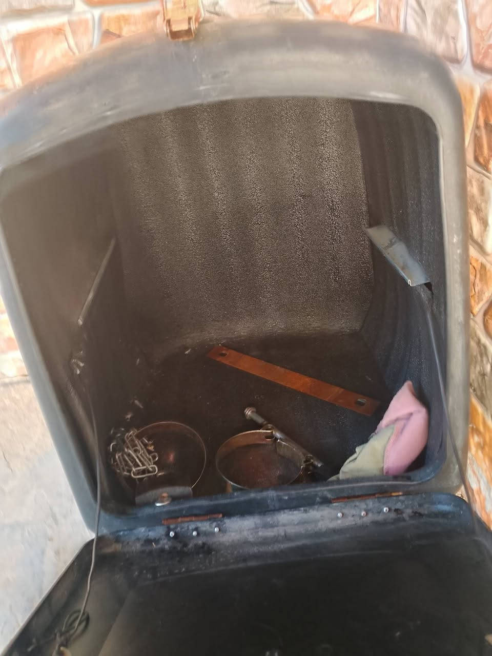 سلام عليكم صندوك دلفري استعمال شهر واحد جديد 
حجم كبير 
مكاني ديوانيه سنيه 
***********
***********
