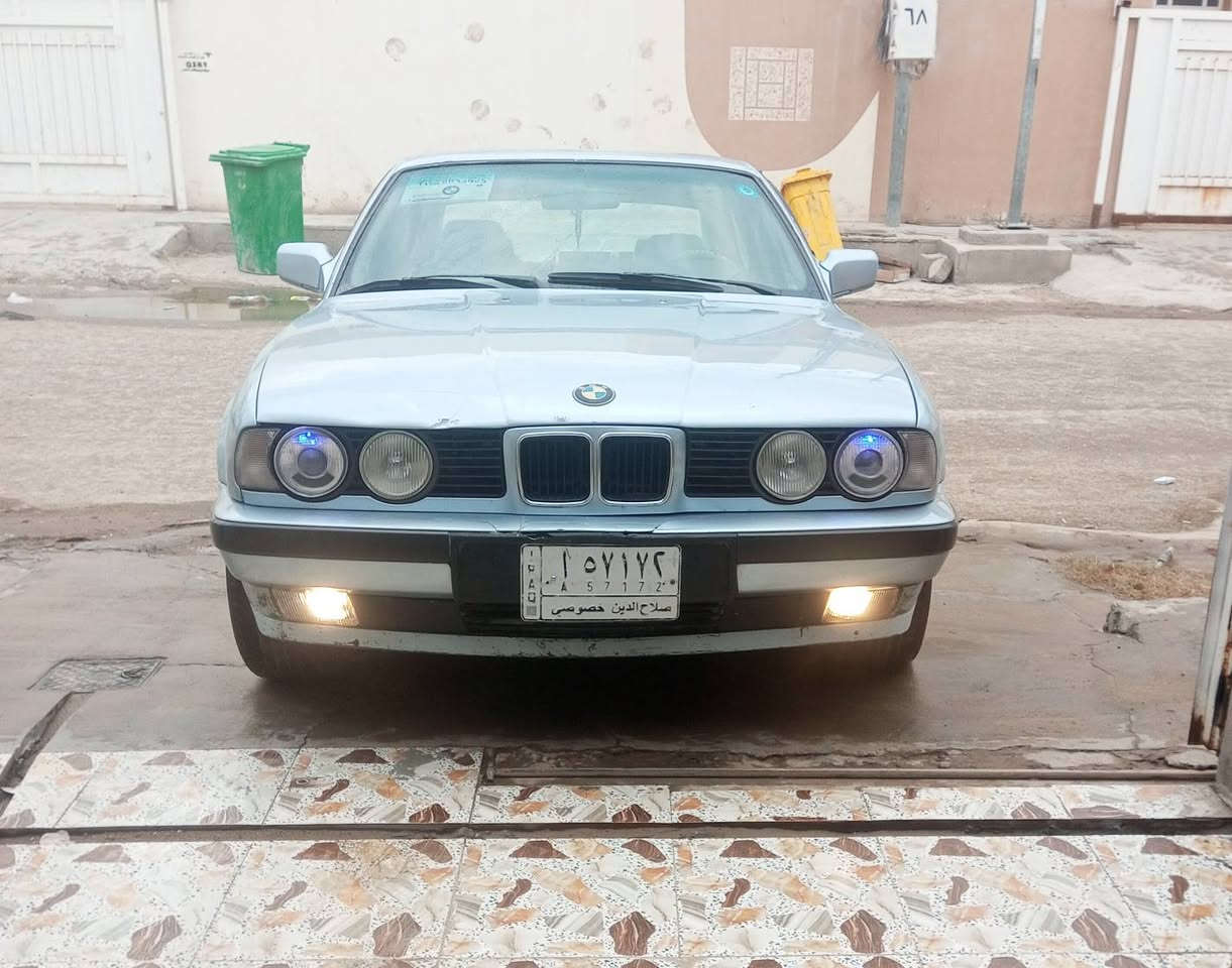 السلام عليكم بي ام موديل 90 محرك مسكر كير اوتماتيك تبريد شغال رقم صلاح الدين بسمي مراوس بمارسدس صدر امامي خلفي نظيف مصبوغة عام مكاني سامراء *********** 
سعر 50
