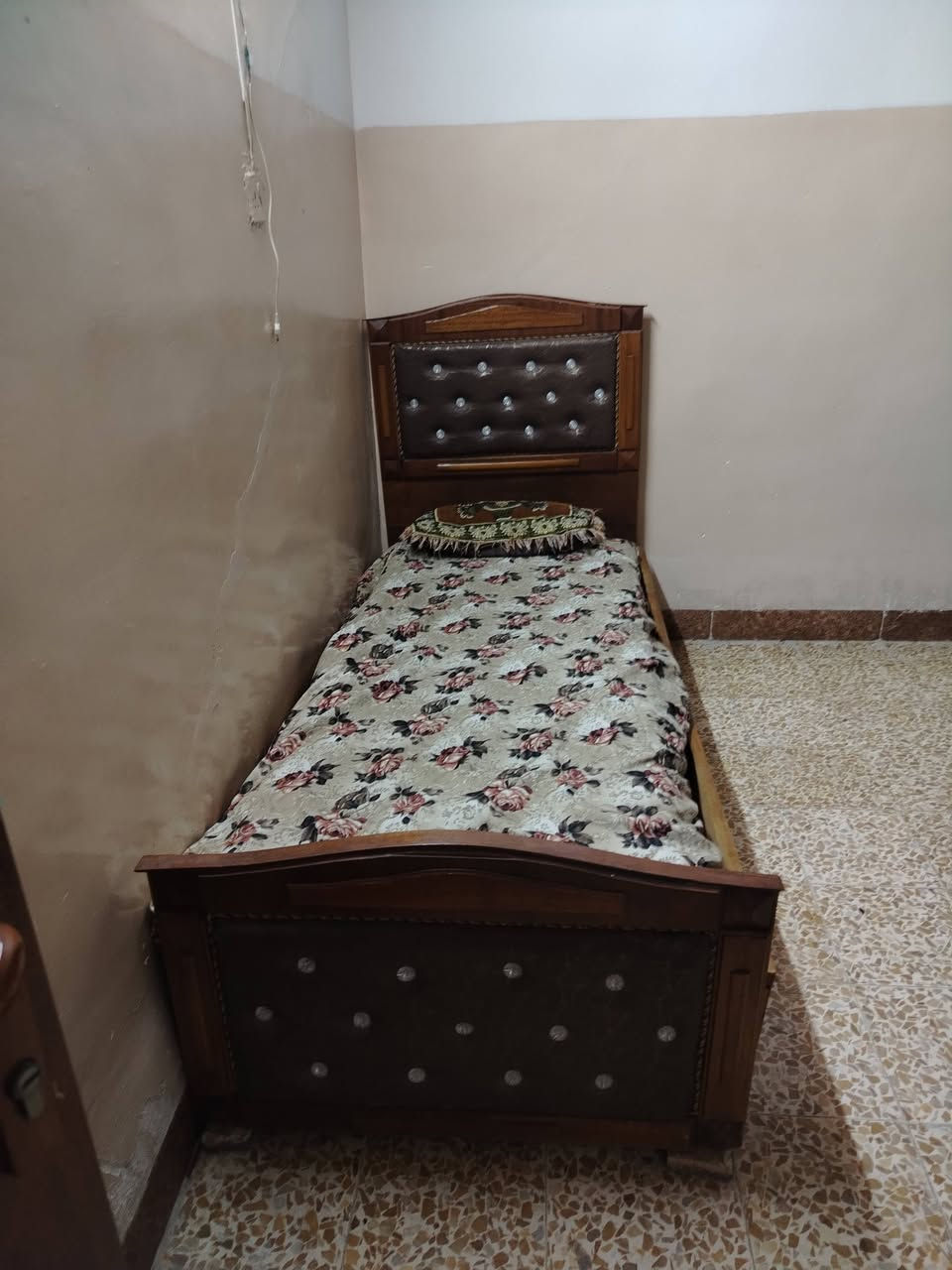 آلَسِلَآمً وٌعٌلَيَکْمً تٌخِتٌ لَلَبًيَعٌ مًکْآنِيَ مًوٌصّلَ حًيَ سِوٌمًر آلَسِعٌر 125 رقُمً آلَهّآتٌفُ ***********
