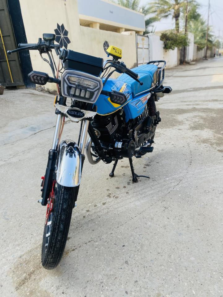 السلام عليكم دراجة سيفان مديل ٢٤شكل٢٥قبل شهرين طالعة من معرض شلعة ومحرك كفلة عامة من كلشي مجاني ديالى دل عباس (مكلف بل نشر هاذة رقم صاحبهة وتصلو علية )السعر ٧٨٠ وبيهة مجال قليل ***********
