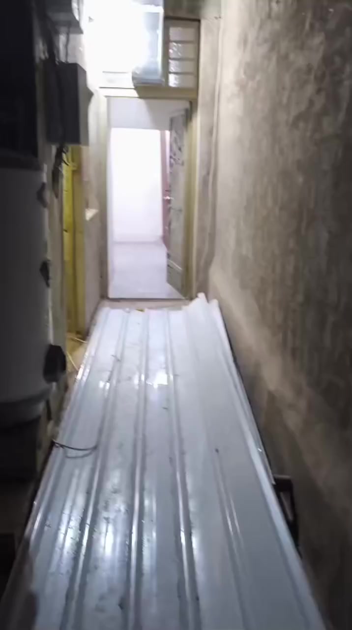 بيت للبيع بالبدايه مال ابو شمع يم ابو سعد ابو المولده 95 متر نزال الواجهه 5 بيت نظيف الاستفسار على الرقم***********
