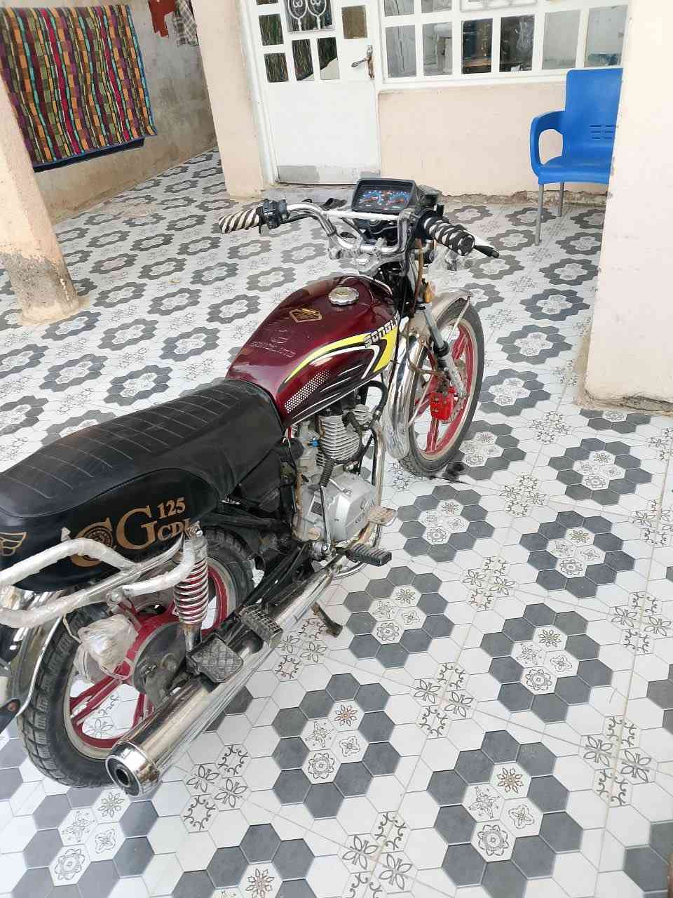 سلام عليكم 
دراجه 2023نضيفه ومكينه خير من الله ما مفتوحه بيه ورقه وحده 
السعر /550وببه مجال 
الرقم ***********ديالى بعقوبه كاطون الرحمه
