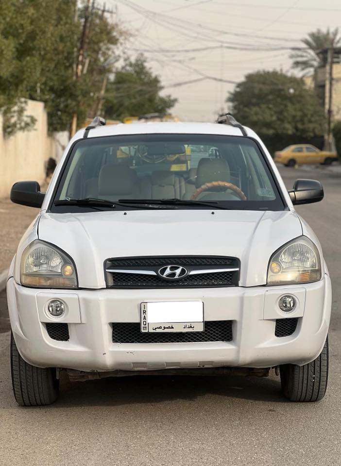 سلام عليكم
توسان 2008 خليجي للبيع 

محرك 4 سلندر 2000

سعر 97 بي مجال قليل حك الجيه 

مواصفات معرفه 

بيه صيغ 3 قطع

مكان السياره بغداد حي العامل او البياع

الاستفسار.    ***********
