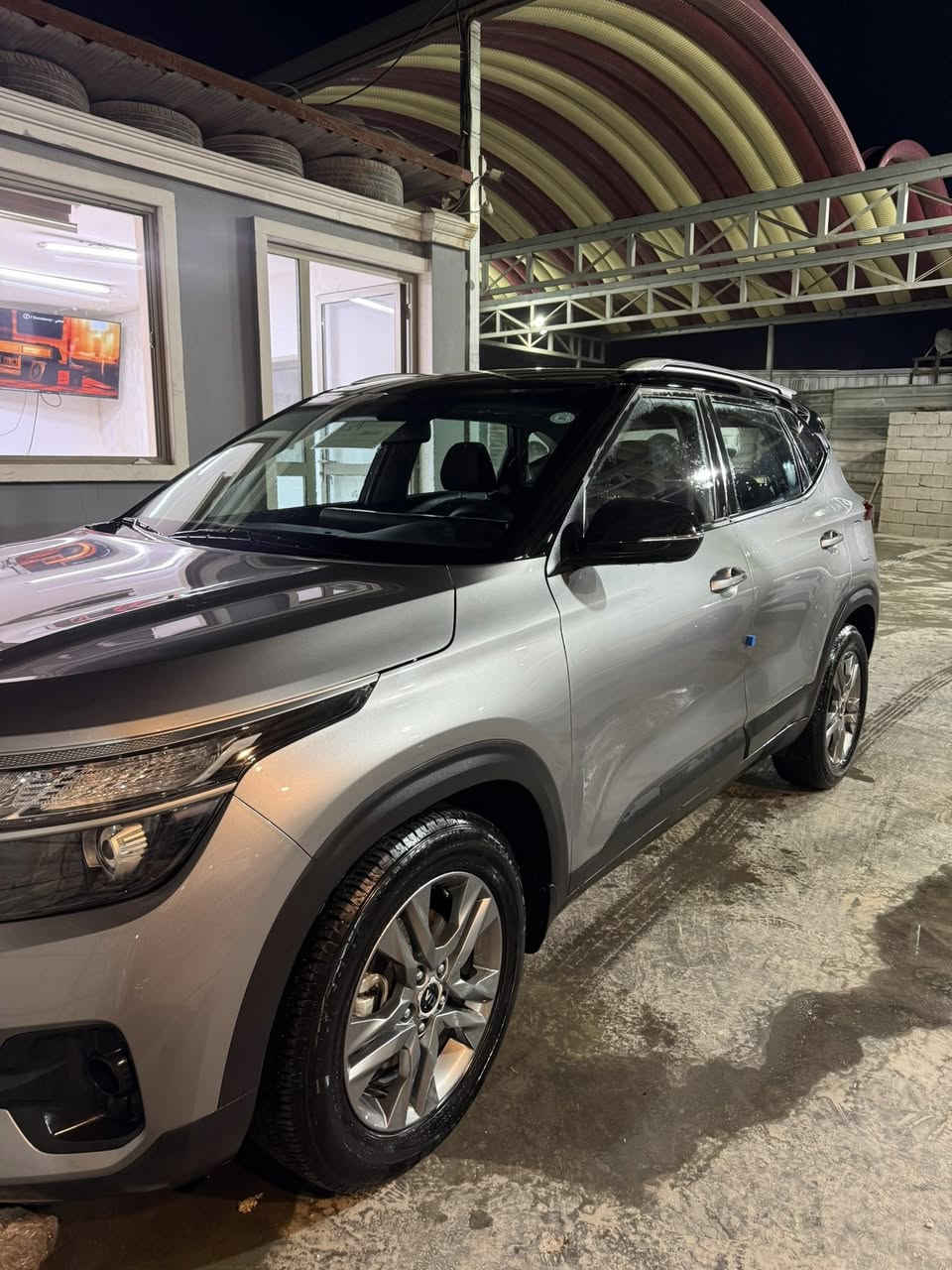 السلام عليكم للبيع كيا سيلتوس خليجي موديل 2021 محرك 1600 دوش تو كلر  مكفولة من البارد والصبغ تحكمات شاشة كامرة حساسات مود درايف تبريد قطعتين شاشة كار بلي تشغيل عن بعد السيارة رقم اربيل تحويل وكالة بشرط هزة جديدة مكان السيارة بغداد زيونة للاتصال ***********
