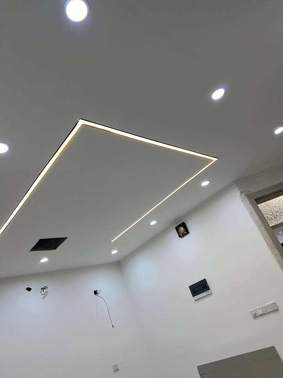 محمد قاسم كهربائي
🔧 كهربائي منزلي + تأسيس بيوت 
✔️ تصليح أعطال
✔️ مفاتيح وسويتجات
✔️ تمديدات وأسلاك
✔️ تركيب لمبات ومفاتيح
🛠️ شغل نظيف وبأمان
📞 ***********5
