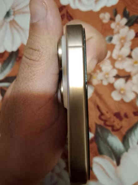 آيفون ١٦برو ماكس ماستر عربي شرق أوسط
بطاريه ١٠٠ دورات ١٥٠ وتر بروف شخط مايي
سعر ١٤٢٥
مكاني بغداد 
***********
