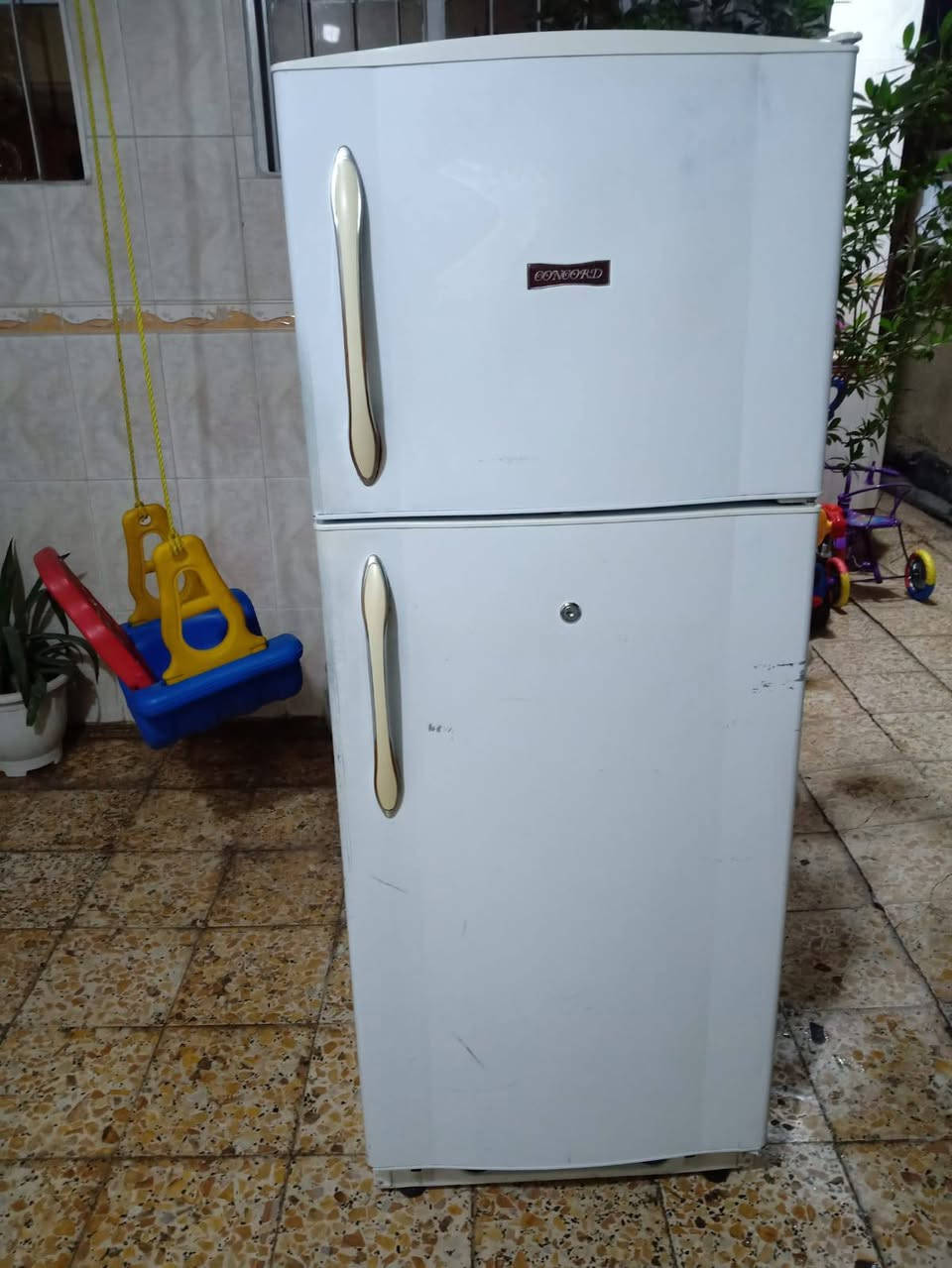 السلام عليكم 
ثلاجه مستعمله للبيع 
نوع كونكورد لبناني الاصلي 
حج 16 قدم
مداخله تصليح ابد 
نظافتها 60٪
ضمان اسبوع 

المكان بغداد الغزاليه
موجود ع خاص او واتساب 
***********
