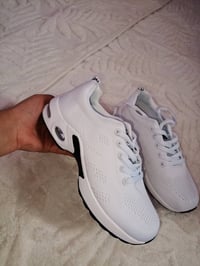 قمر ستور • احذية نسائية ورجالية • مقاسات ٤٠ ٣٨