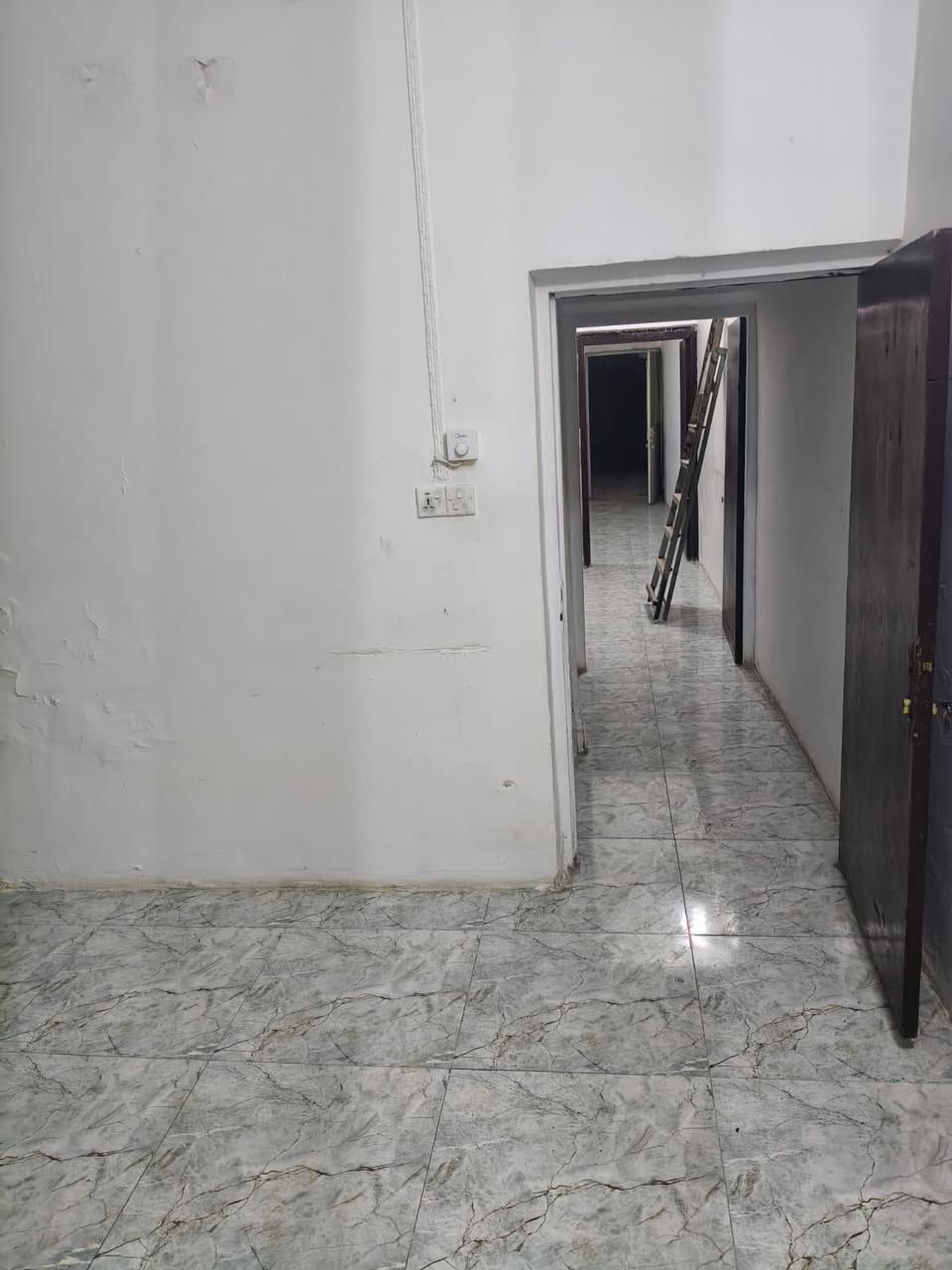 🧱 مشتمـــل   للإيجــــــار  

🔻متـوفر كافـة الخدمـات تبليـط +كهــرباء +مـاء 
ـــــــــــــــــــ

#المــــوقـــــع //  الورديــة سيـف سعـد سنتــر علــى شــارع 30 قريب جدا عن الشــارع العـام   
___________________
🔻 المحتويــــــات //

#الطابــــــــــــــق الأرضـــــــــي //
 استقبـال و غـــــــرفة نــــــــوم  وهـول ومطـــــــبخ  ومجـمــــــــع صحـــــــــــيات  وكـراج 

🔻مبلــغ الايجـــار 300 الــف
___________________

للأستفسار أكثر الاتصال //  
📱***********
📱***********
ق______________________
🔷 لمــــــن يــــــرغب فــــــي عــــــرض عقاره طابــــــو صــــــرف او زراعــــــي او تجــــــاري يرجــــــى مراســــــلتنا 🔷
