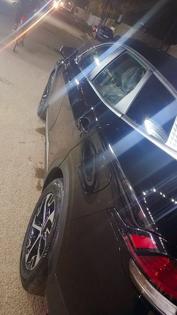 السلام عليكم
سبورتج 25 سوده 
رقم بغداد بسمي 
مواصفاته معروفه 
ماشيه 5000 وشويه 
بعده زيرو 
ب205
وبيه مجال قليل
الاستفسار هاذا الرقم 
***********
