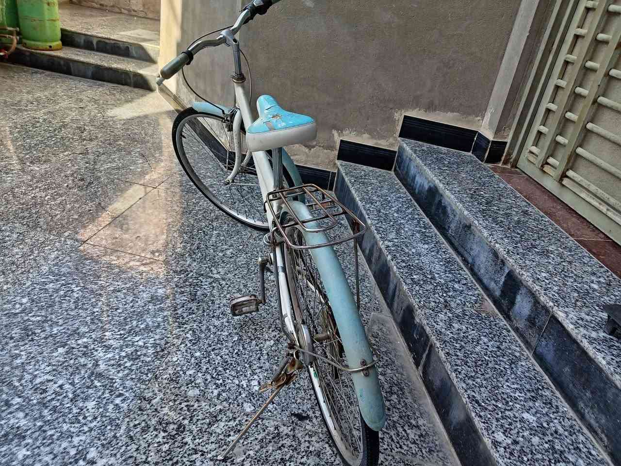 بايسكل نضيف حلو للبيع تايرات جدد بريكات شغالات ثنينهن وره وكدام السعر60 وبي مجال مكاني بصره ياسين خريبط قرب مشتل النرجس هاذ رقمي ***********
