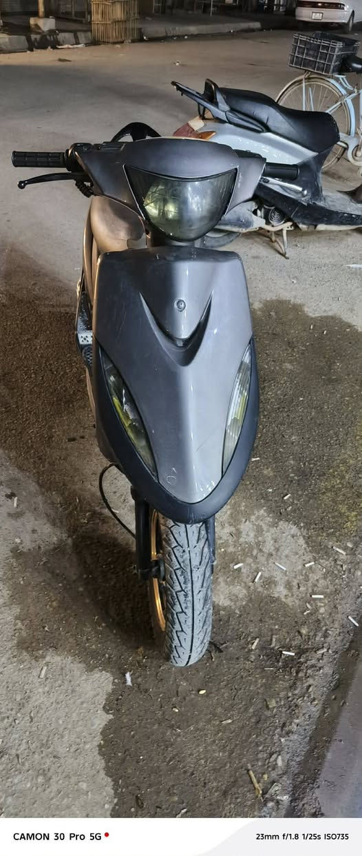 السلام عليكم
شباب ماكس ياباني دراجه احلى من الصور كاملة من كلشي اي نقص مابيه 
السعر 450 وبيه مجال مستعجل ع بيعتهه
المكان سوق بعقوبه شارع الدجاج قرب مصرف الفروق
***********
