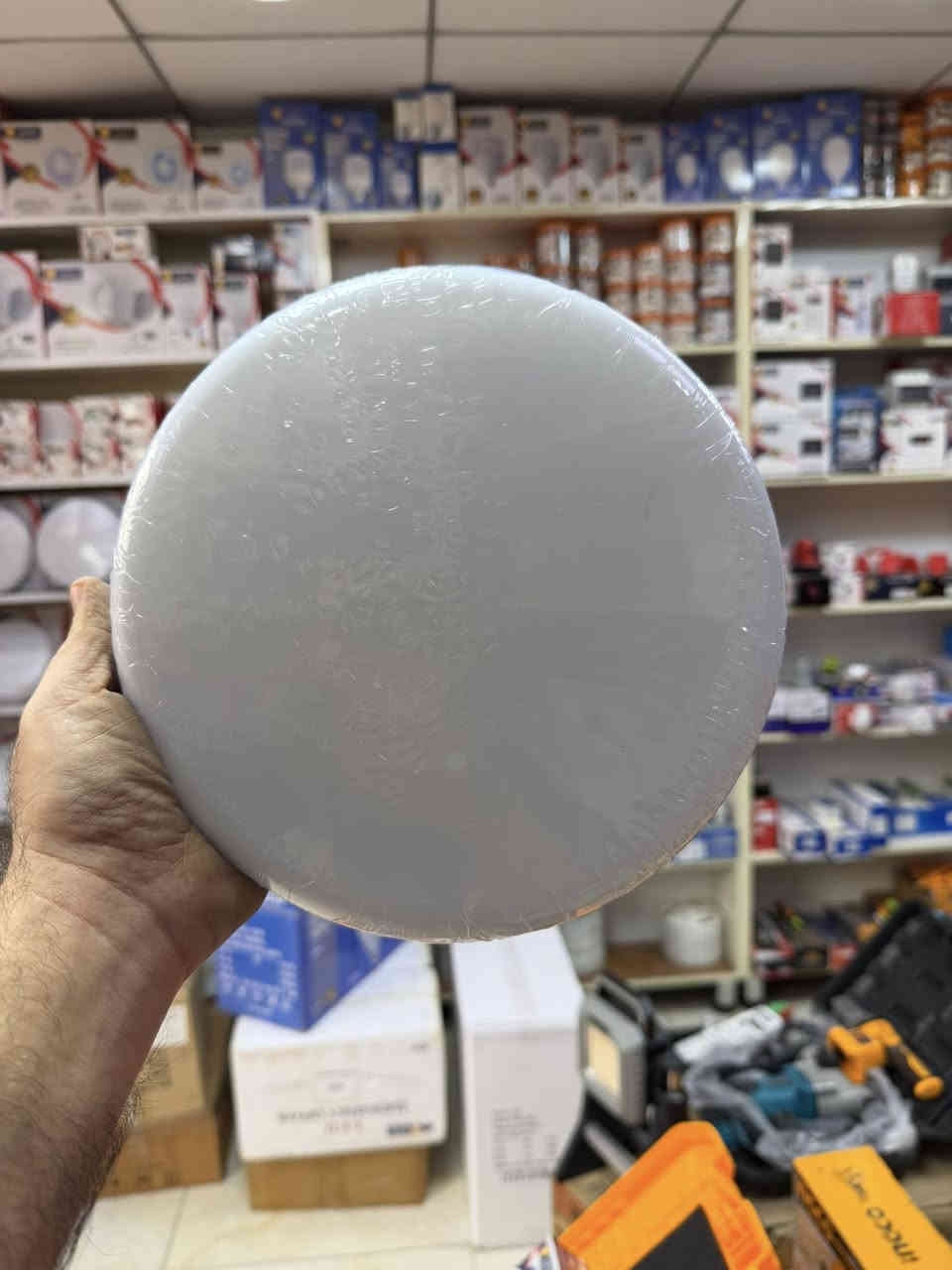 متوفر خدمه توصيل لكل محافظات العراق متوفر نقليات للكراتين موقعنه بغداد كم ساره *********** وكاله تونسي
