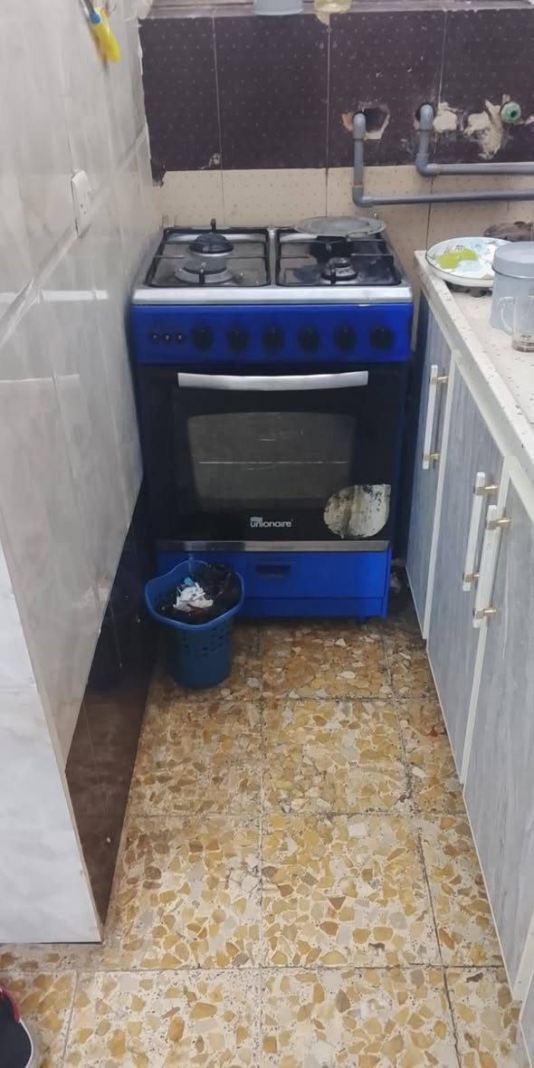 سبللت كينود جديد ماصار من شهر ماخذه طن اونص 
غرفه صاج جديده ماصار من شهر من اخذته خمس ابواب 
ثلاجه جديده 
غساله ايل جي او تماتيك 
كاونتر 
طباخ 
تخم 
قنينت غاز ووفن
او زائدن المفروشات الداخلليه والماعين هاي هديه كله جديد كووولهن شلع قلع للبيع بسعر مليون ونص قفل نهايته فقط الشراي يتفضل خاص المكان الشرطة الخامسه #بيع مستعجل #


**إذا كنت صاحب هذا الإعلان وتريد حذفه لأي سبب، رجاءا أرسل رسالة إلى الدعم الفني**