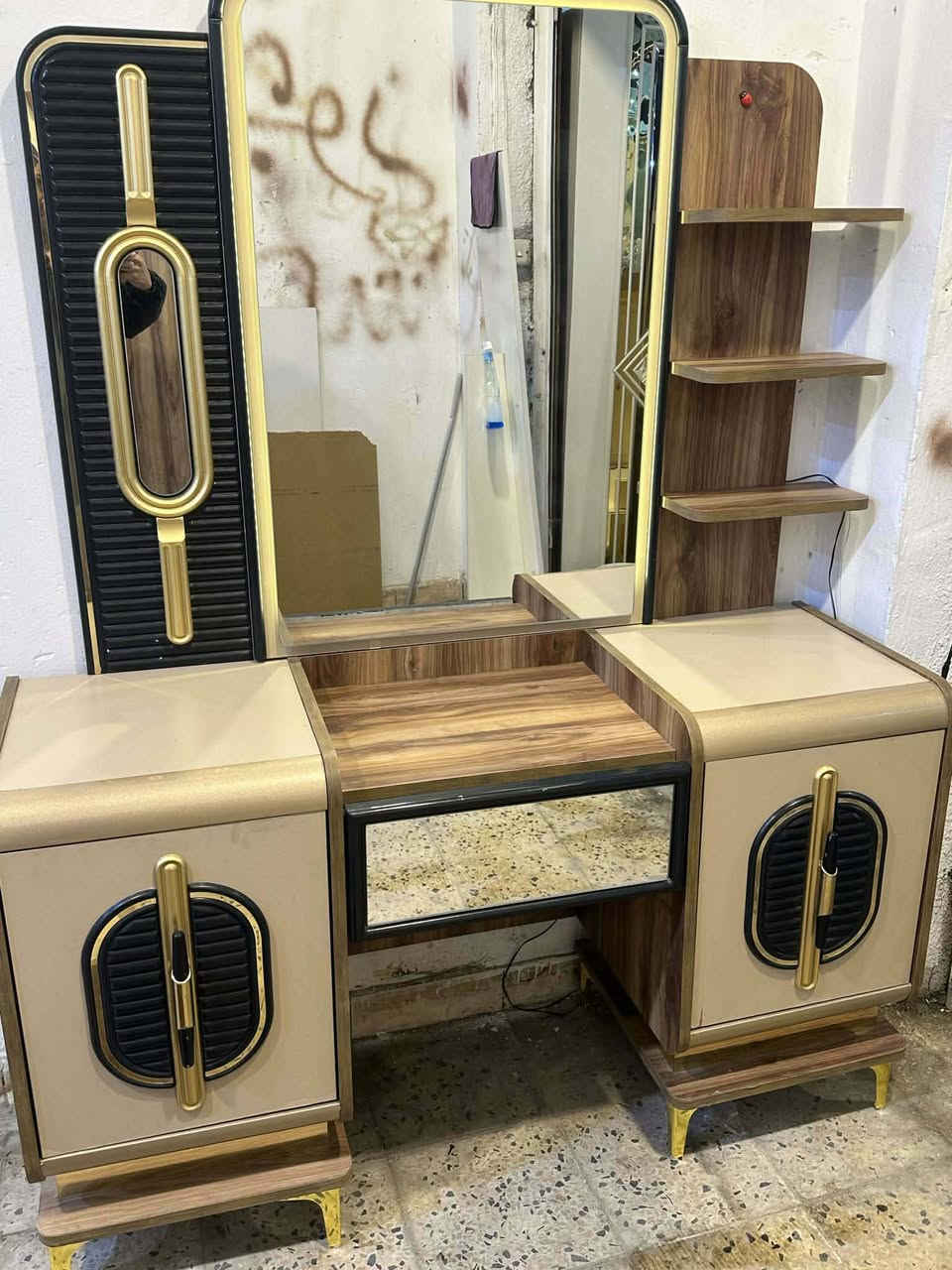 ✨ غرفة تركي 🇹🇷 اصلي صبغ حراري9 قطع
نظام أبواب  موديل حديث جام ليزري
سرير مخزن عملي
 ضهر بلوك
 قماش وتر بروف أصلي
✨ نظافة 90/💯
شد ونقل مجاني داخل بغداد
 توصيل للمحافظات بأسعار رمزية


**إذا كنت صاحب هذا الإعلان وتريد حذفه لأي سبب، رجاءا أرسل رسالة إلى الدعم الفني**