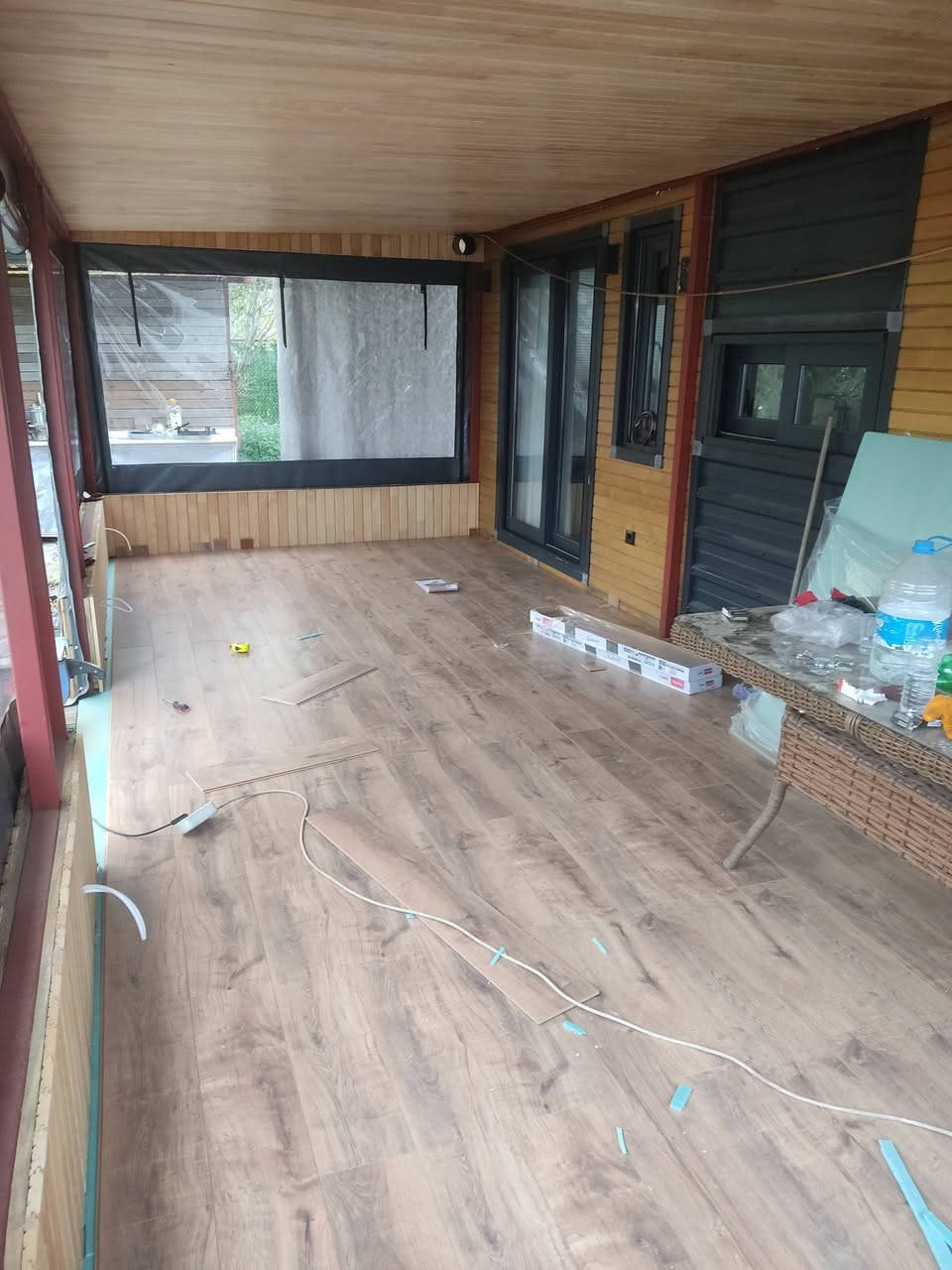 السلام عليكم ورحمة الله
اخوان محتاج شغل اني اسطة أكواخ وكرفانات سياحية تركية ثابت ومتنقل  وهذا نموذج من شغلي بالإضافة إلى شغل الباركيه الخشب الديكور بديل الرخام وبديل الخشب واعرف باللحيم واصبغ رش بالمسدس المهتم يتواصل وياي على الخاص او على الرقم ***********
