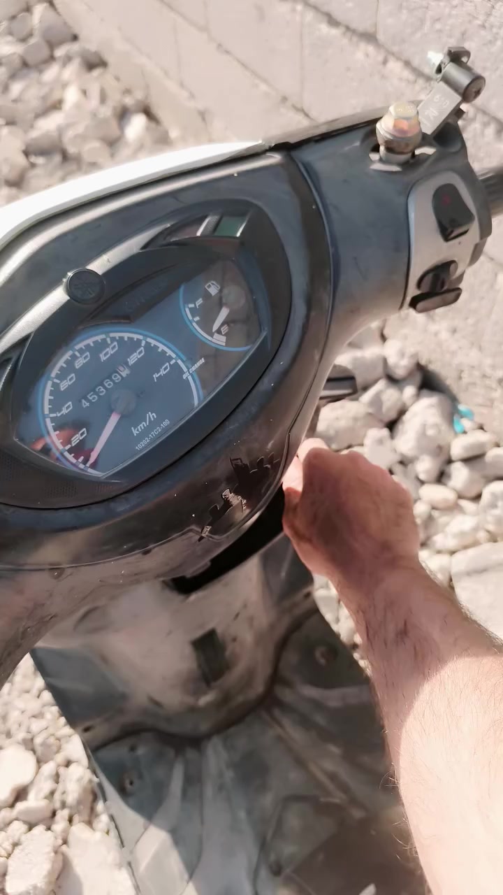 السلام عليكم دراجة ياباني للبيع سرعتها 140 اخذتها بمليون وربع امانة الله وهسة عرضتها للبيع ب 700 وبيها مجال اخذتها لابني بس هو يريد شحن ***********
