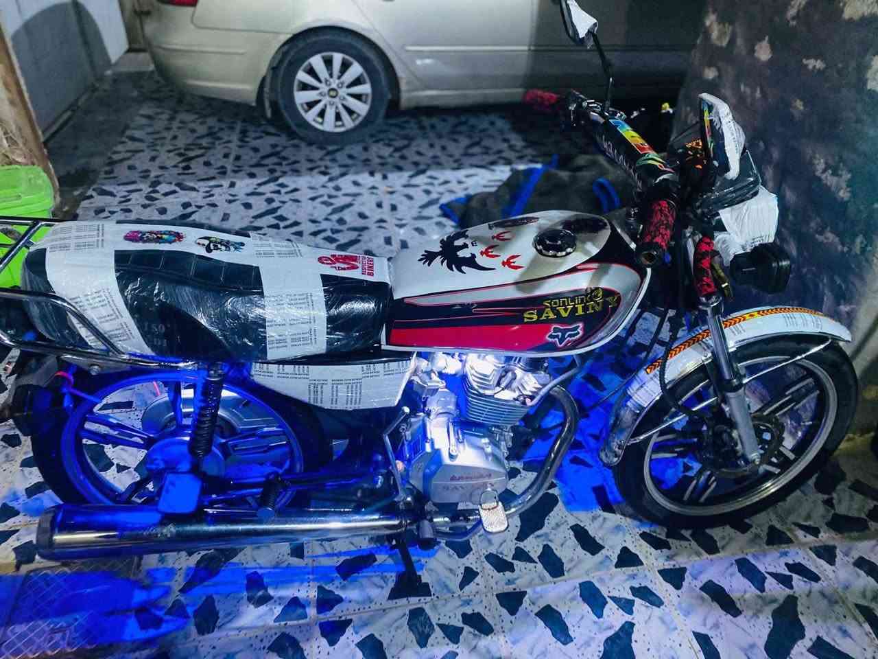 دراجه ايراني. 23 مع منفيس وجداً نظيف تعال وشوف المكان الرمادي شارع 17 *********** السعر 650
