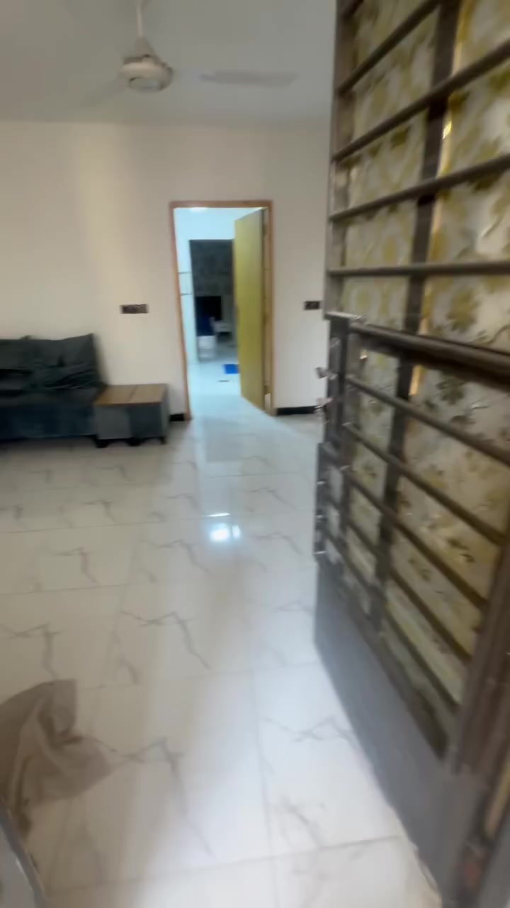 سلام عليكم عندي شقة كامله للبيع غير متواجد على فيس 
***********
