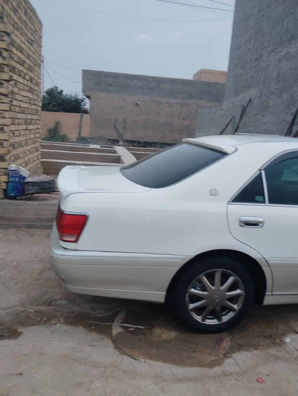 السلام عليكم للبيع أو مراوس حسب القناعة كراون ملكه ٢٠٠٣سليمانية بسمي شخصيآ سنويه ٢٠٣٠ وهزه جديده شرط التحويل مكفولة من كلشي لؤلؤي محجل خضراويه اكرستال اصل شاصي 75 D4الچبير ٣دكم السيارة جاهزه وخير من الله أي ستفسار بخصوص السعر الاتصال على الرقم ***********هذابي واتساب خاف واحد يكول ماعندي رصيد أو الاتصال *********** ابومحمد اسف عل الإطالة
