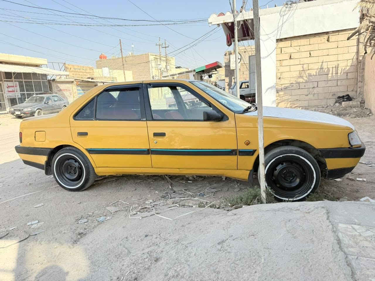 سلام عليكم بيجو 405 موديل 2010 كلشي مصوره  ومكينه كير نعمه من الله حداديه نضيفه تبريد عايز بطل ضربه قويه ماكو دواير معمره سعرها 28 ومجال بسيط عليها 6ورقات ينزلن من سعرها عنوان نجف ***********
